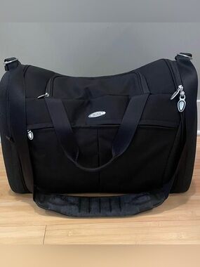 Tumi Black Carry On Duffel Travel
Bag Weekender Unisex